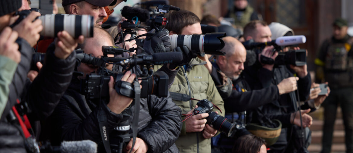 Las y los periodistas: responsables de construir la historia - Tusnoticias